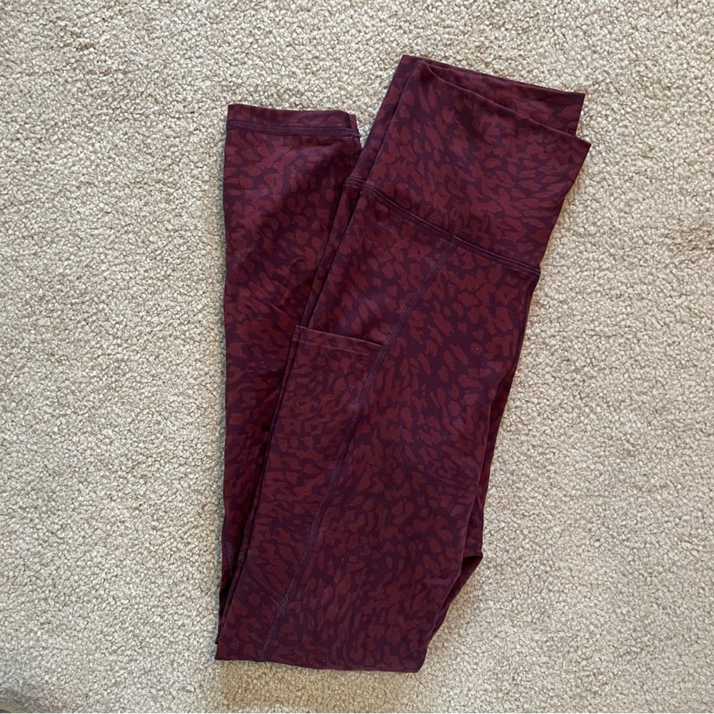 FLEO REVERIE pocket leggings size small, worn only a few times smoke free home